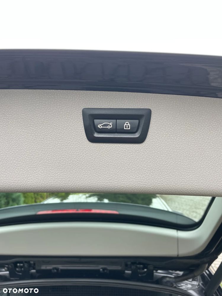 BMW Seria 3 318d Sport Line - 11