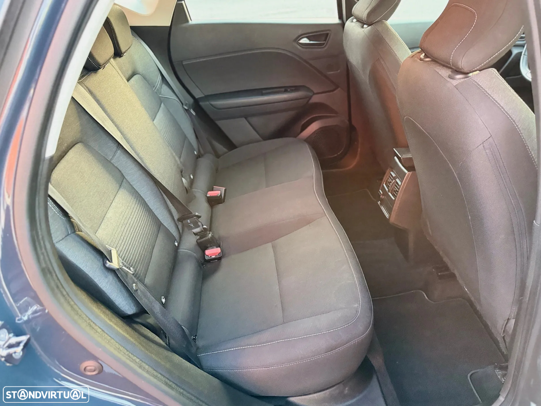 Renault Captur 1.0 TCe Exclusive - 12