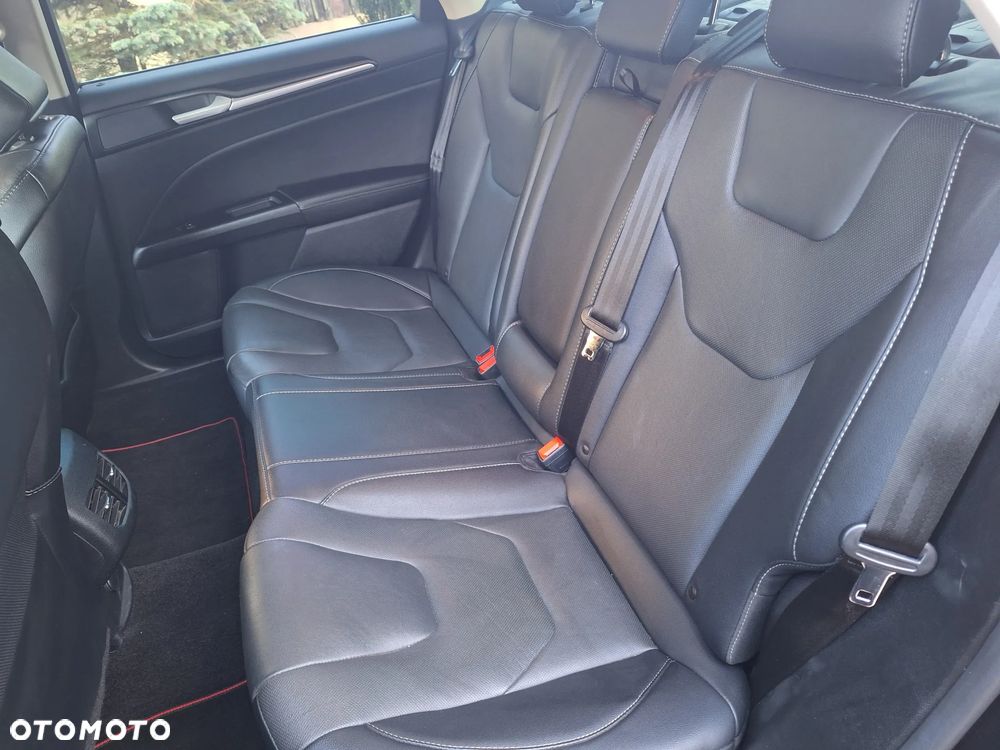 Ford Fusion 2.0 EcoBoost Titanium - 9