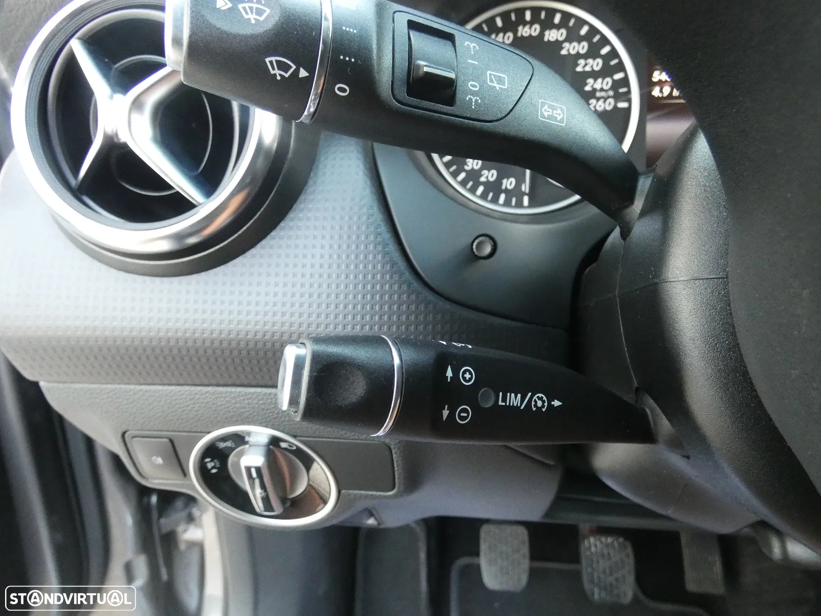 Mercedes-Benz A 180 d AMG Line - 17