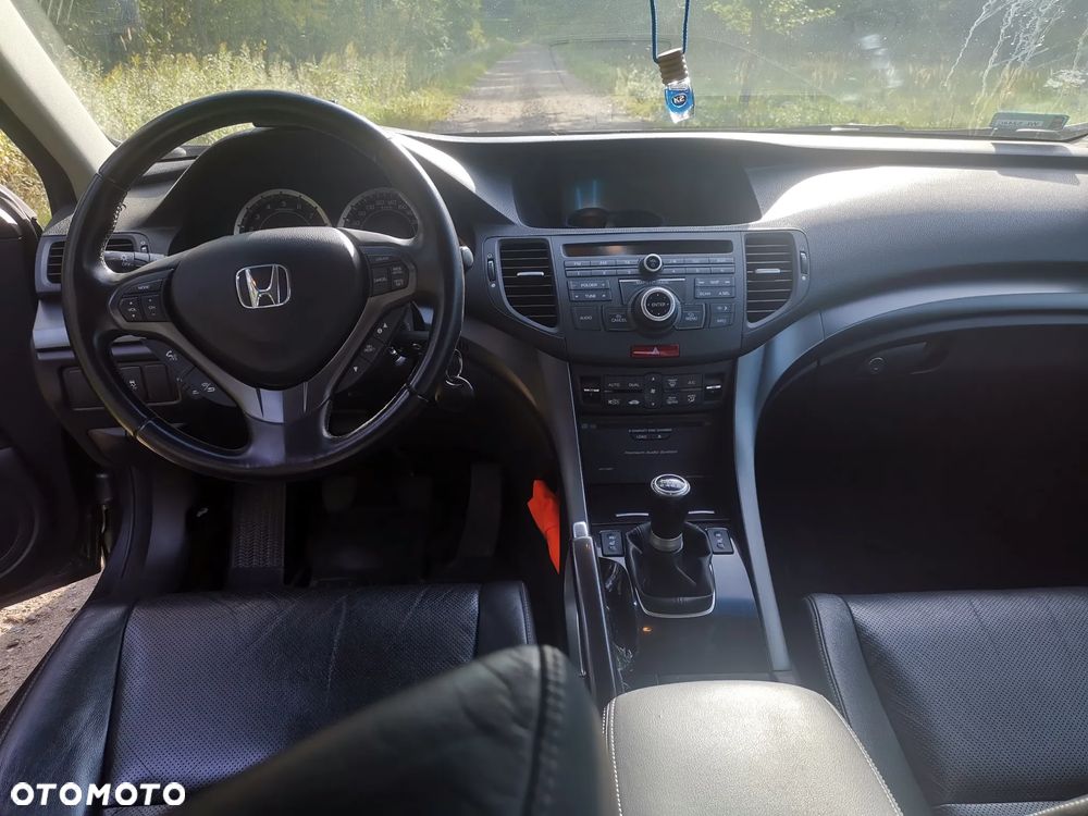 Honda Accord 2.0 Executive Navi - 9