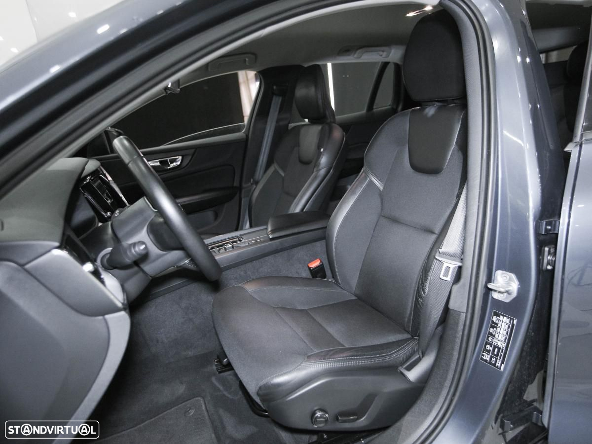 Volvo V60 2.0 D3 Momentum Geartronic - 7
