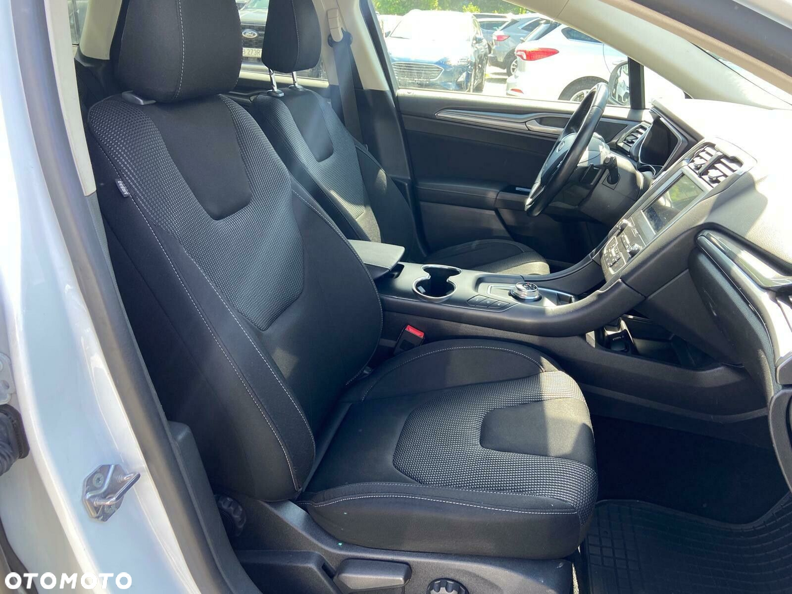 Ford Mondeo - 12