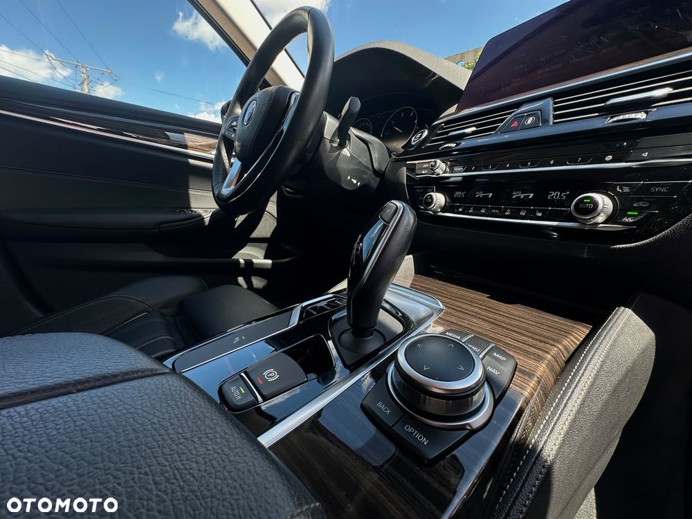 BMW Seria 5 520d Luxury Line - 12