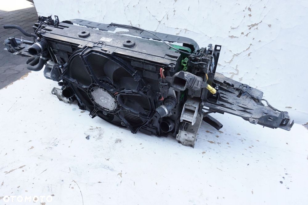 PAS PRZEDNI CHŁODNICE WZMOCNIENIE BMW 5 F10 525D 3.0 D - 6