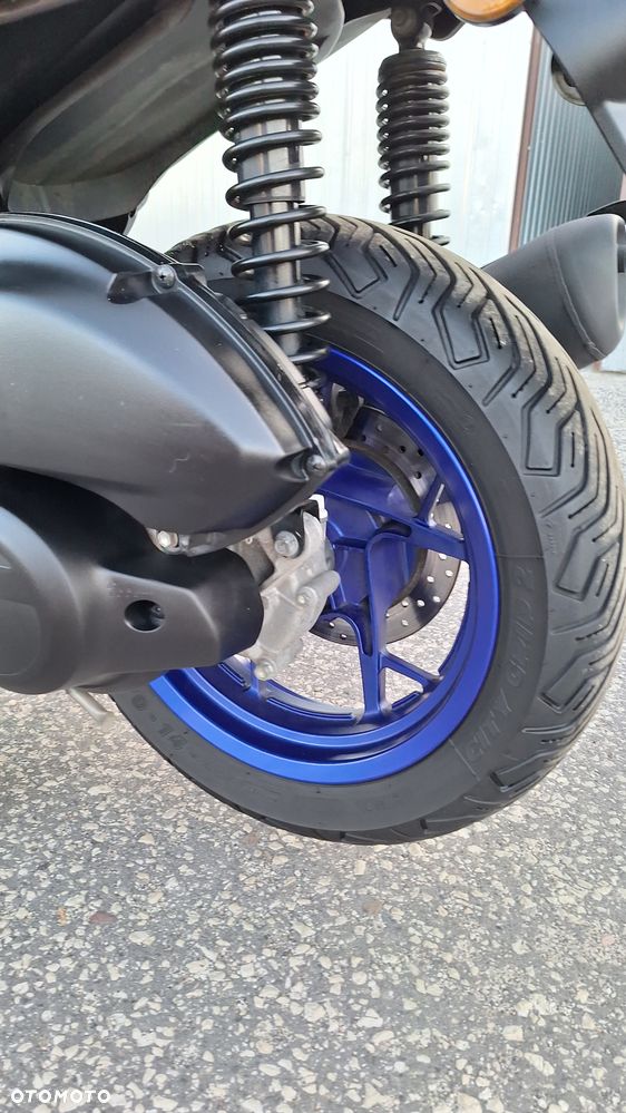 Yamaha X-max - 24