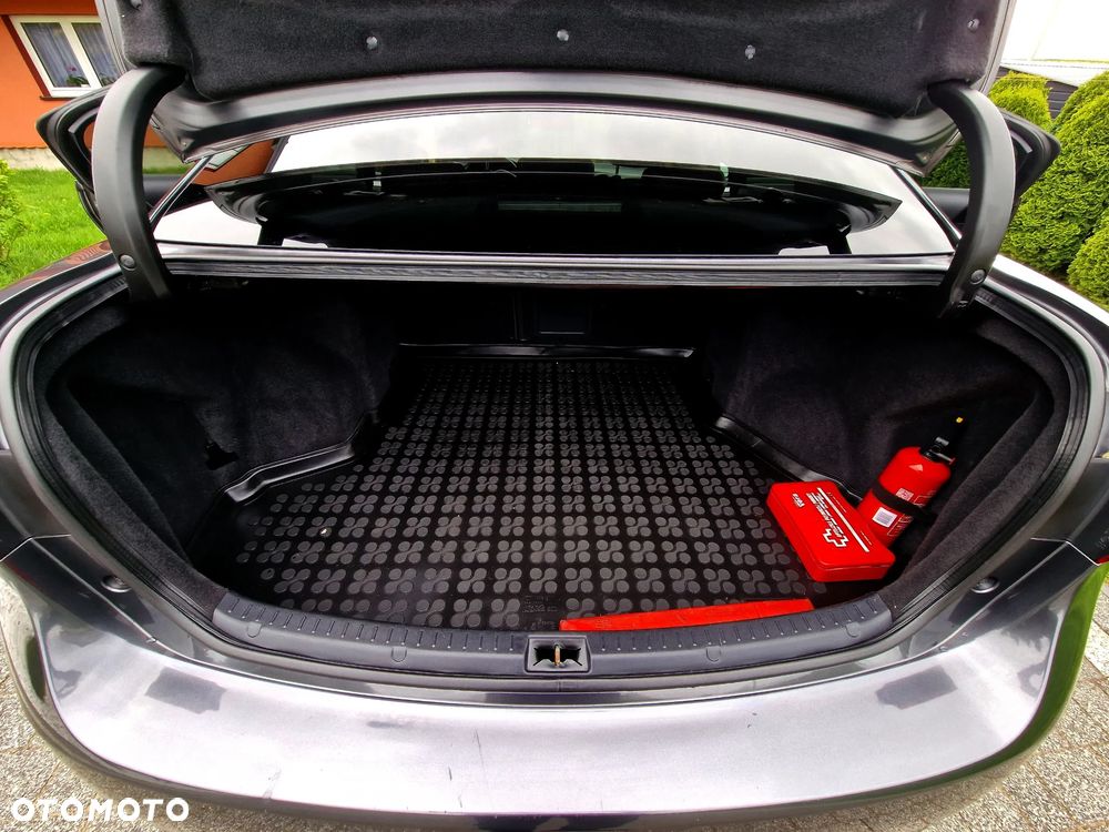 Toyota Avensis 2.0 D-4D Prestige - 24