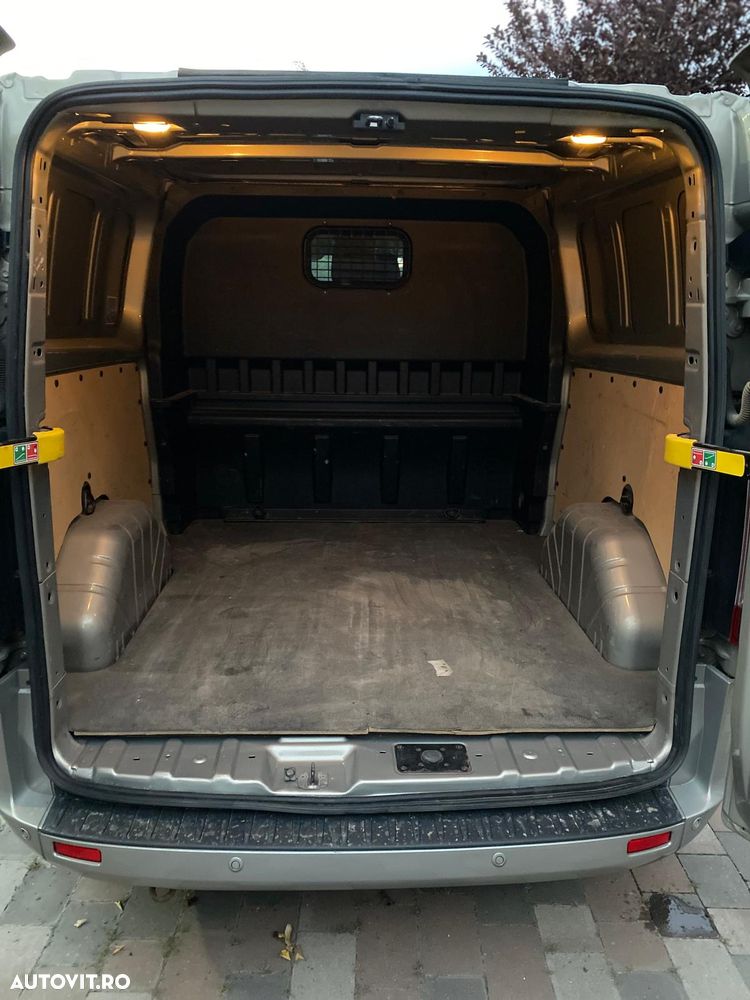 Ford TRANSIT CUSTOM - 13