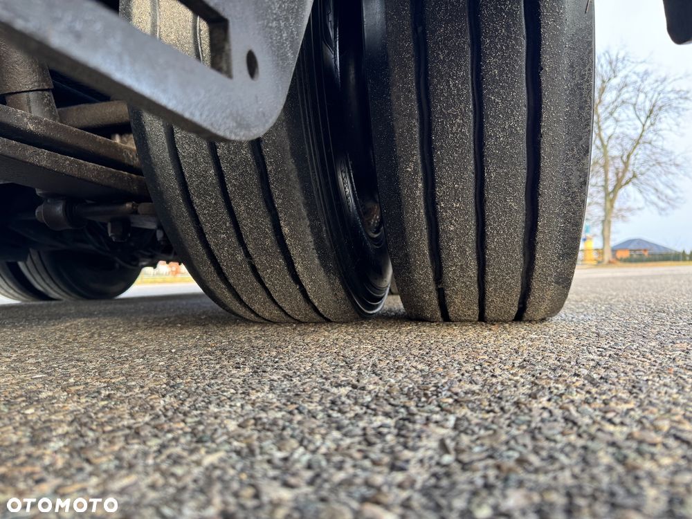 Mercedes-Benz Actros - 10