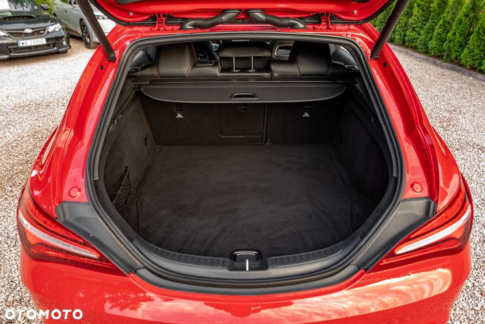 Mercedes-Benz CLA 250 4-Matic AMG Line - 22
