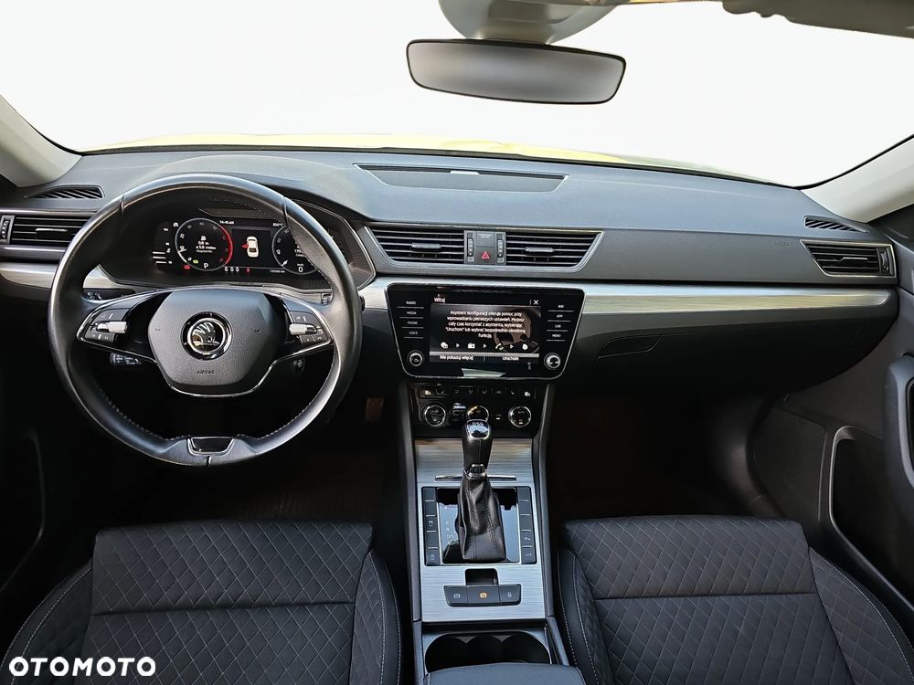 Skoda Superb 2.0 TDI SCR Ambition DSG - 32
