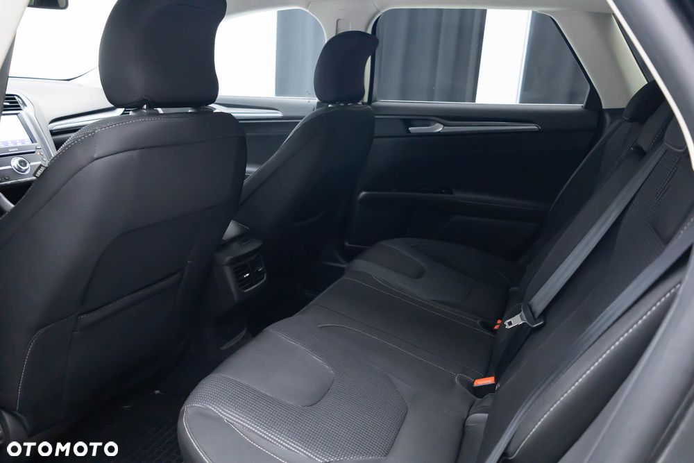 Ford Mondeo 2.0 Hybrid Titanium - 39