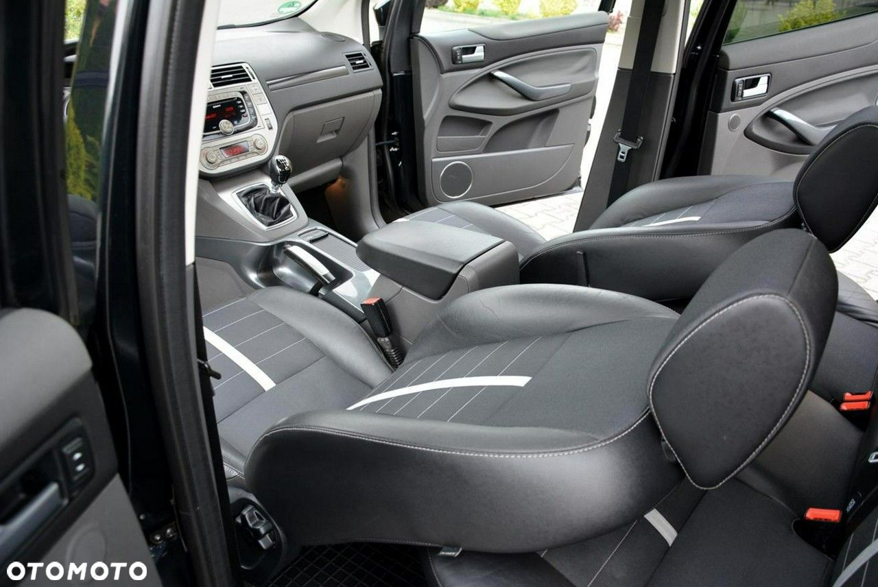 Ford Kuga 2.0 TDCi 4WD Titanium - 24
