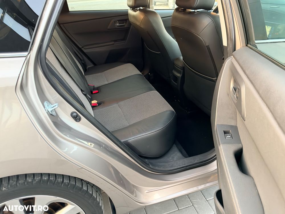 Toyota Auris 1.6 D-4D Executive - 19