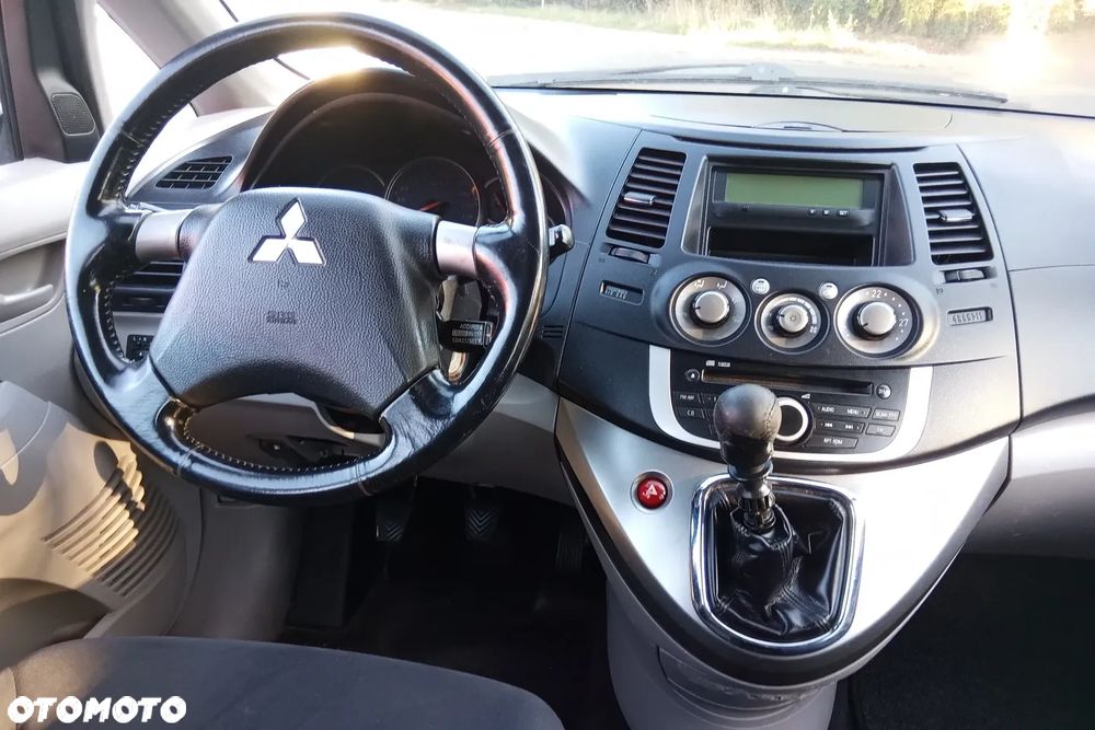Mitsubishi Grandis 2.0 DI-D Invite - 5