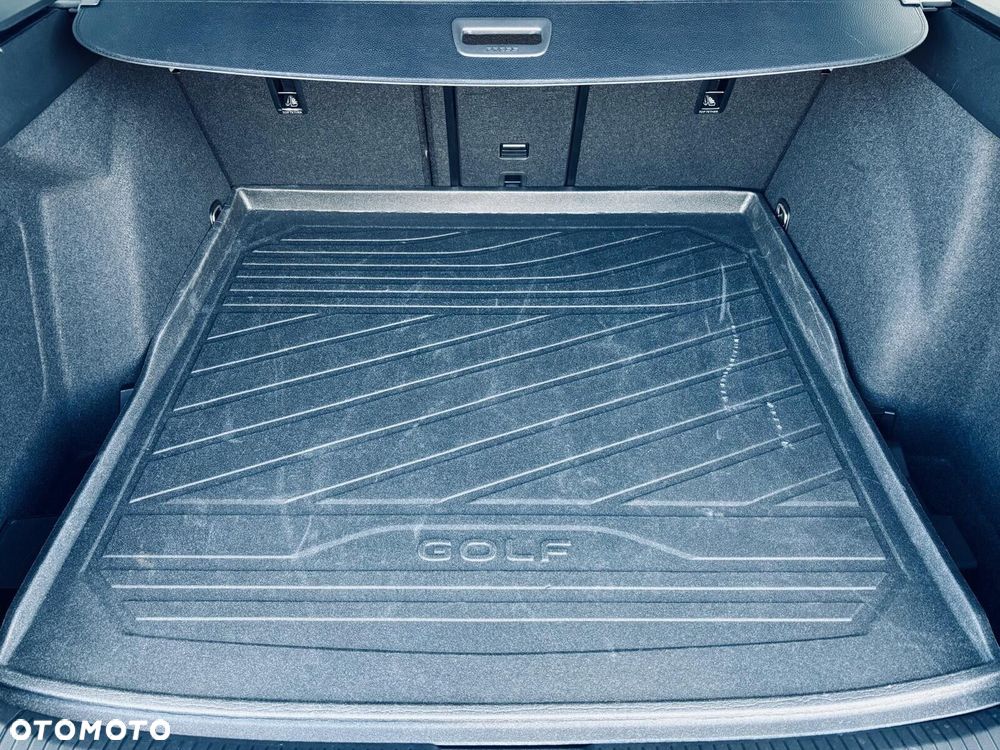 Volkswagen Golf - 10