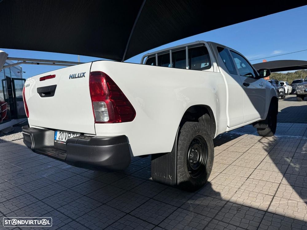 Toyota Hilux - 10