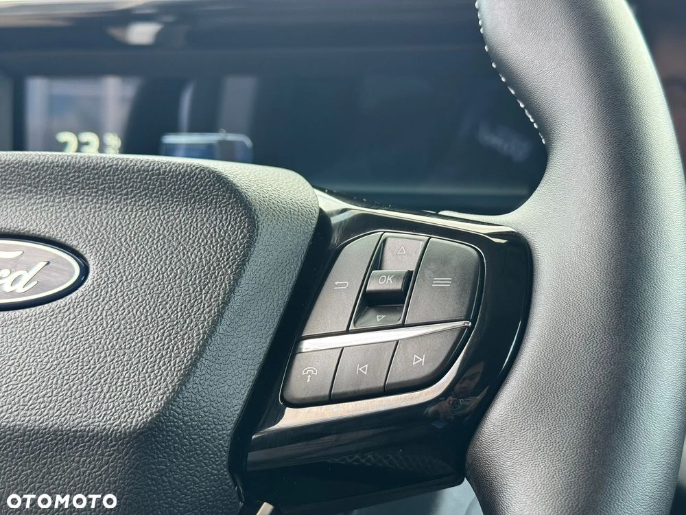 Ford Transit Courier - 22