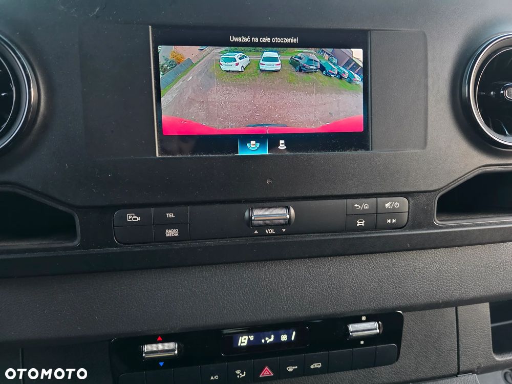 Mercedes-Benz Sprinter - 22