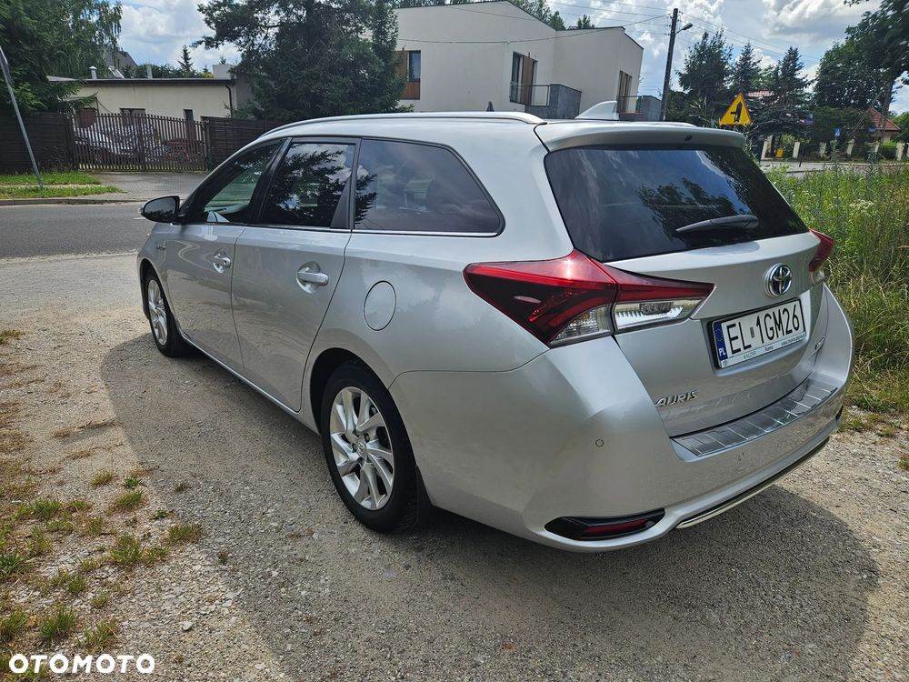 Toyota Auris Hybrid 135 Premium - 2