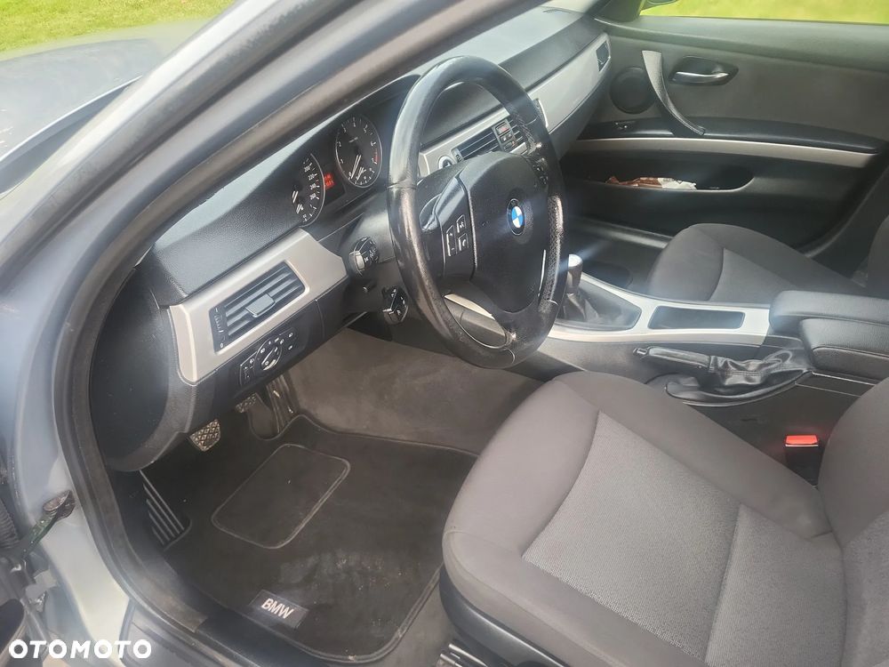 BMW Seria 3 - 18