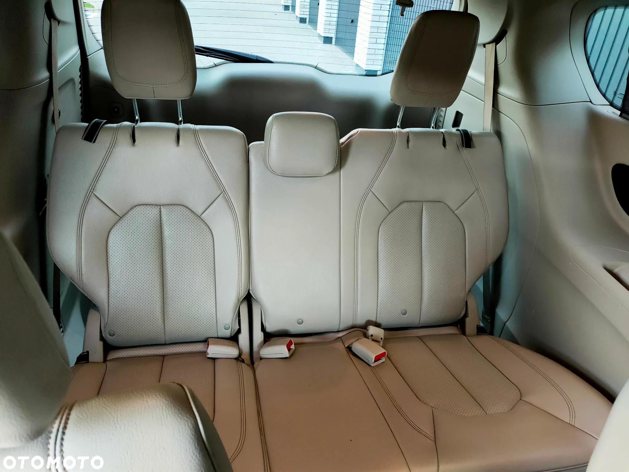 Chrysler Pacifica - 26