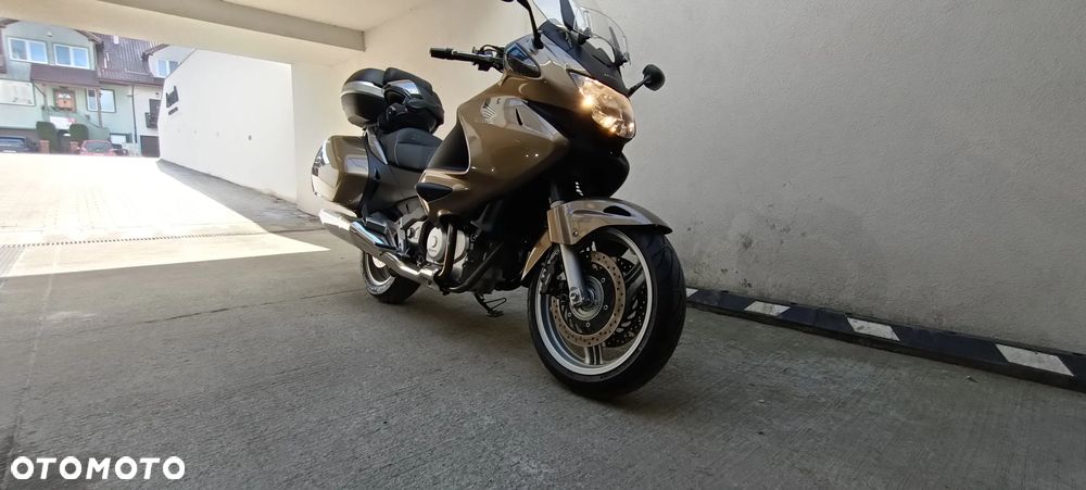 Honda Deauville - 12