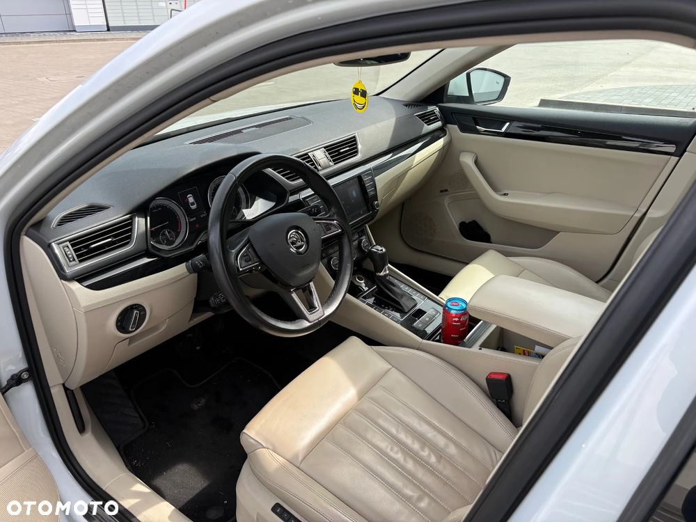 Skoda Superb 2.0 TDI 4x4 L&K DSG - 4