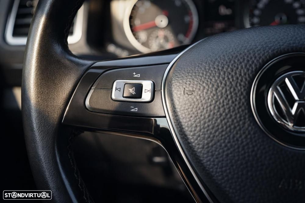 VW Amarok V6 SHADOW EDITION - 12