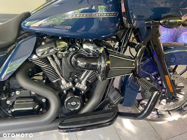 Harley-Davidson Touring Road Glide - 23