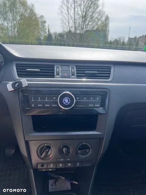 Skoda RAPID 1.2 TSI Active - 5