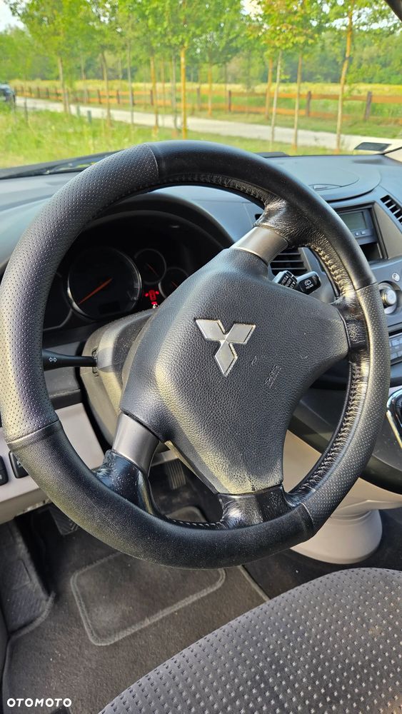 Mitsubishi Grandis 2.0 DID Intense - 25