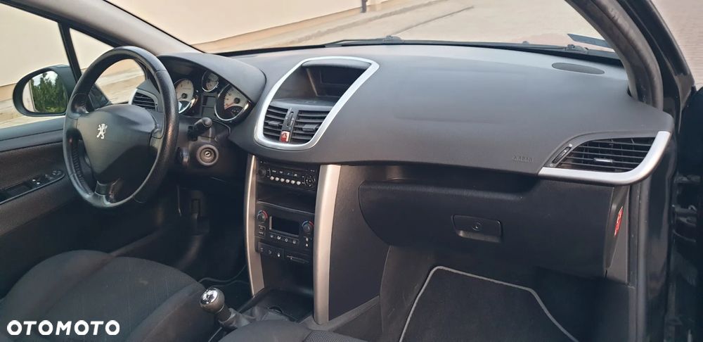 Peugeot 207 1.6 HDi 16V Trendy - 10