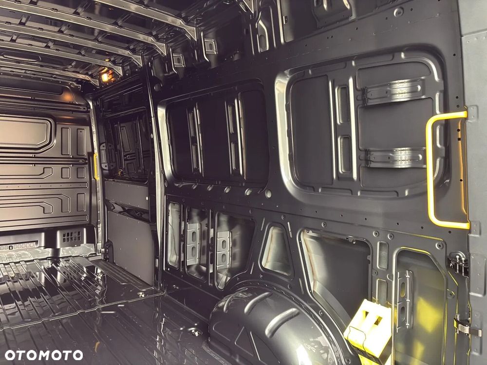 Volkswagen Crafter 35 Furgon L4H3, 2.0BiTDI 177KM, 4490mm, Wysoki dach - 12