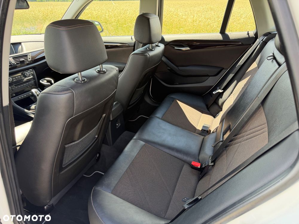 BMW X1 sDrive18d xLine - 23