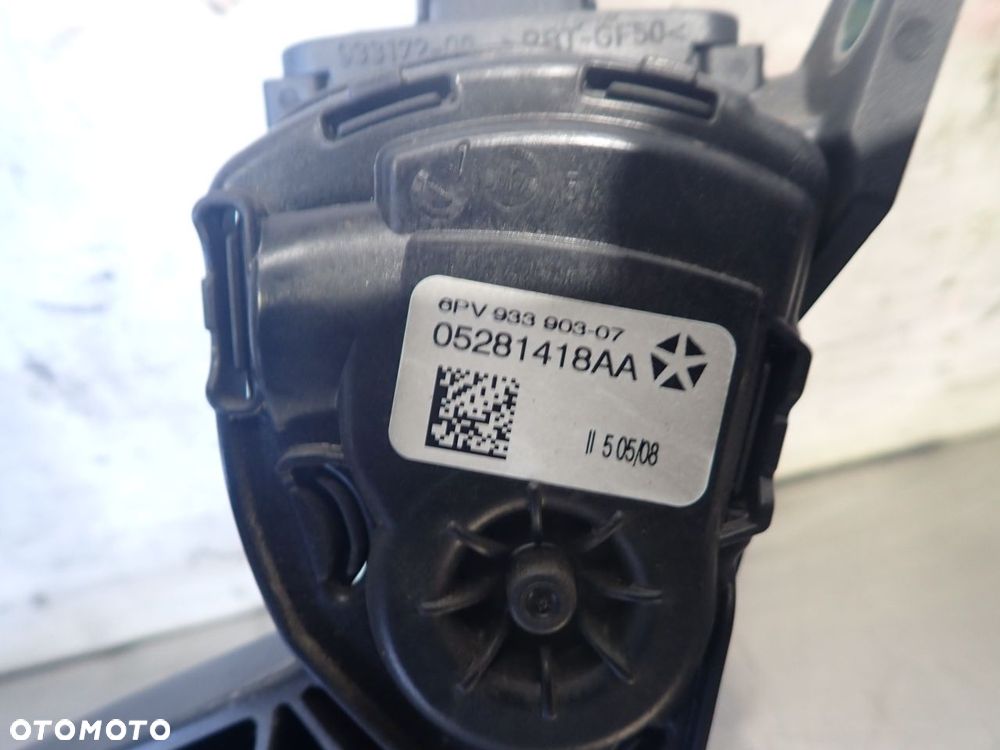 PEDAŁ GAZU CHRYSLER GRAND VOYAGER V 2.8 05281418AA - 3