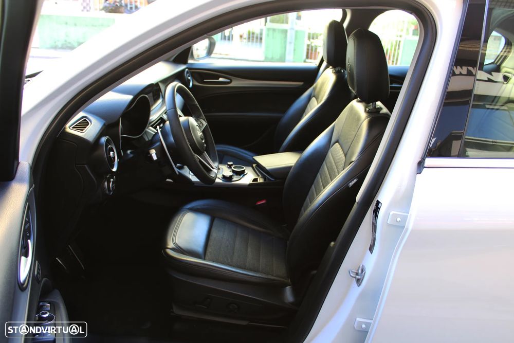 Alfa Romeo Stelvio 2.2 D Super AT8 - 22