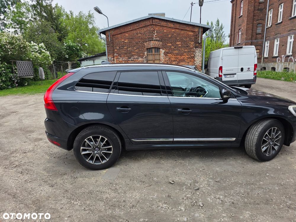 Volvo XC 60 D4 Drive-E Momentum - 3