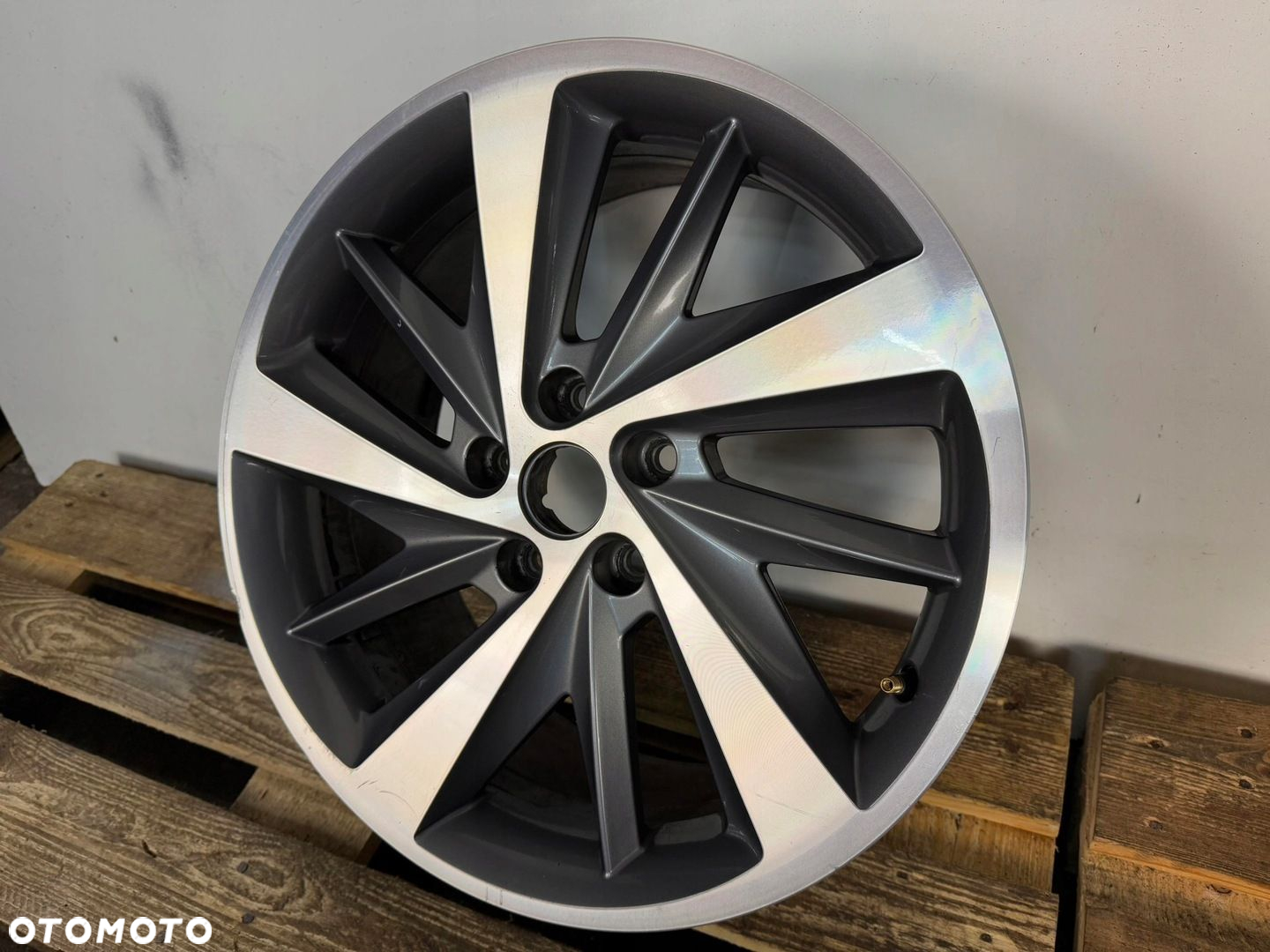 FELGA ALUMINIOWA SEAT LEON III 3 5F 5F0 18" 7.5 5F0601025E CALA LADNA - 2