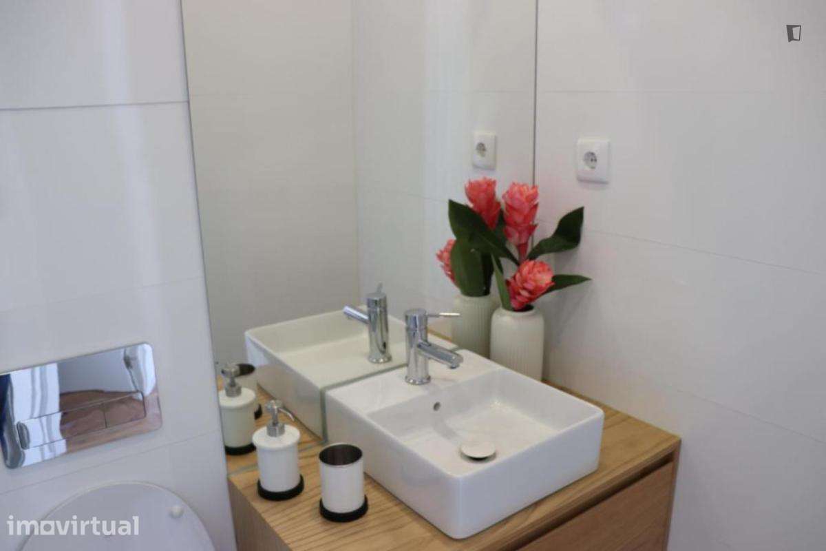 Apartamento com 3 quartos - localizado em Cedofeita Porto - Grande imagem: 5/10