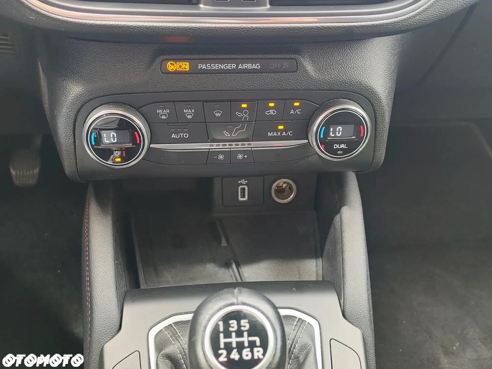 Ford Focus 1.0 EcoBoost Hybrid TITANIUM STYLE - 7
