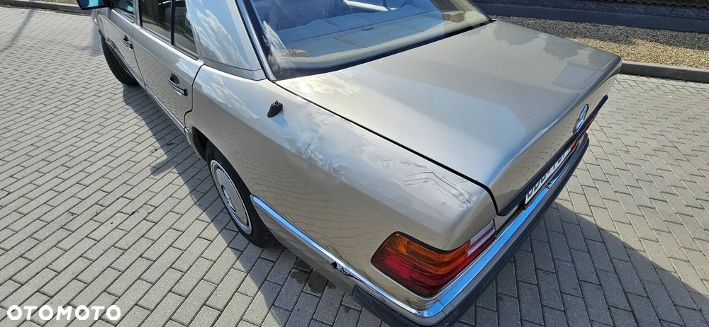 Mercedes-Benz W124 (1984-1993) - 12