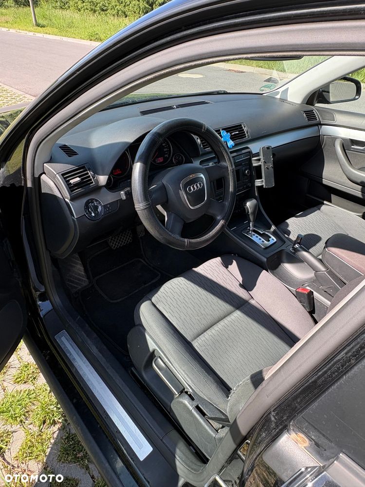 Audi A4 Limousine - 8