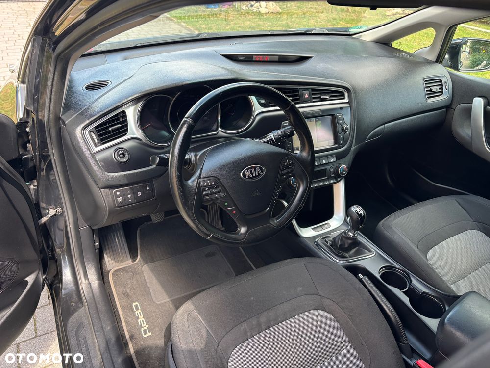 Kia Ceed 1.6 CRDi 136 ISG Dream-Team Edition - 8