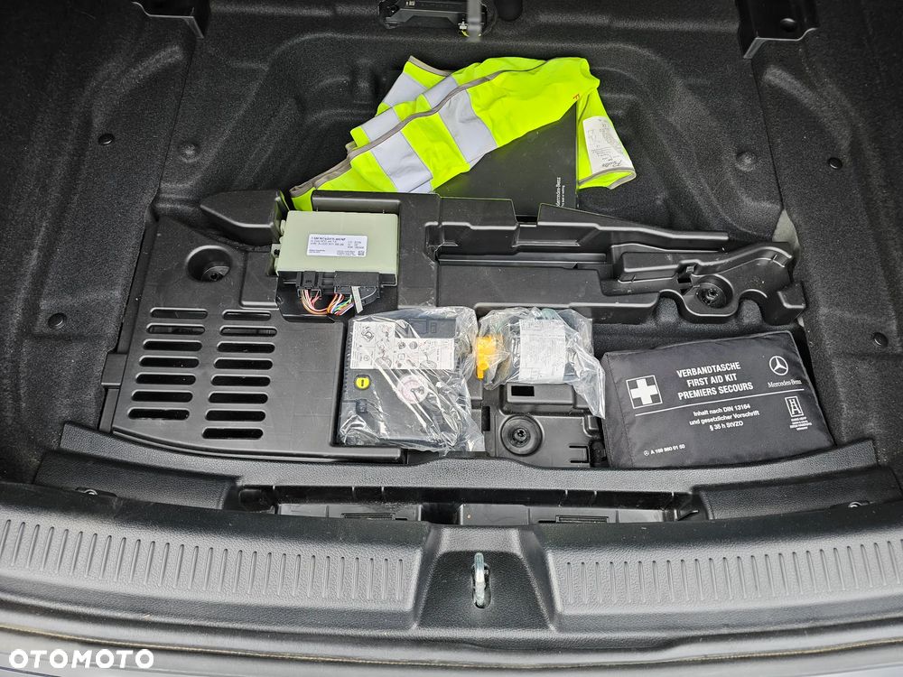 Mercedes-Benz Klasa A 180 d AMG Line - 23