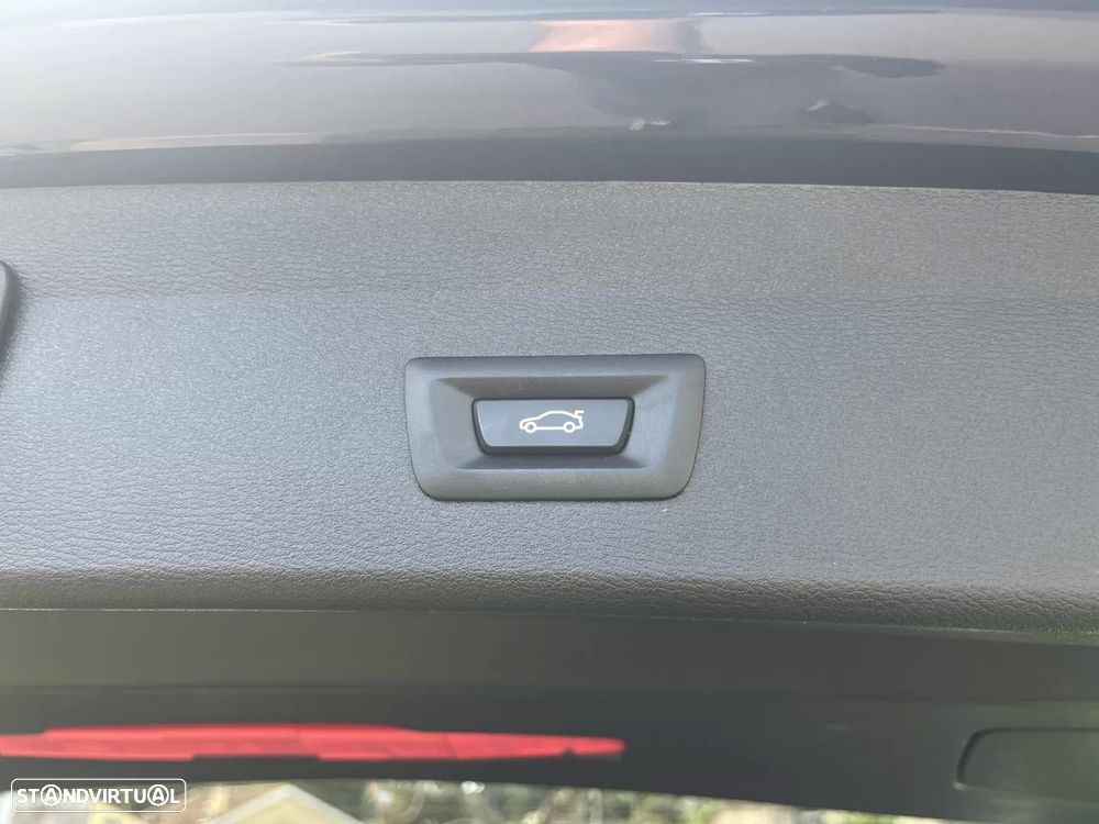 BMW X1 18 d sDrive Auto Line Sport - 41