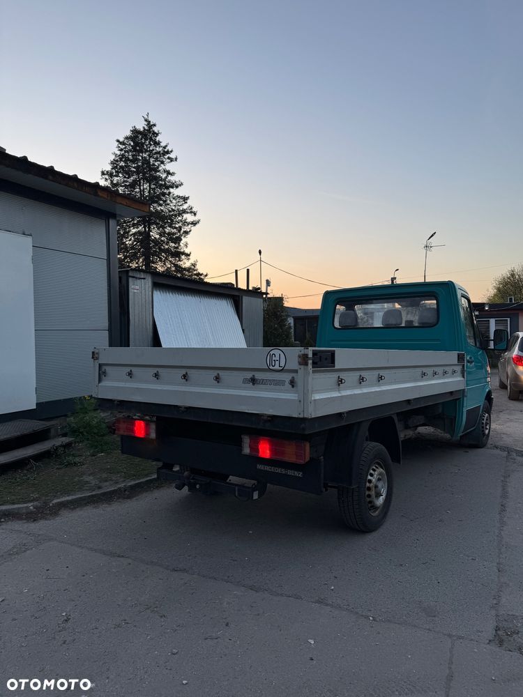 Mercedes-Benz Sprinter - 14