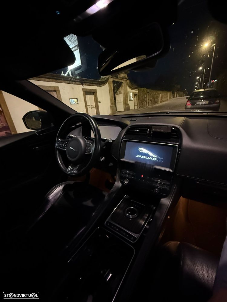 Jaguar F-Pace 20d AWD Aut. R-Sport - 12