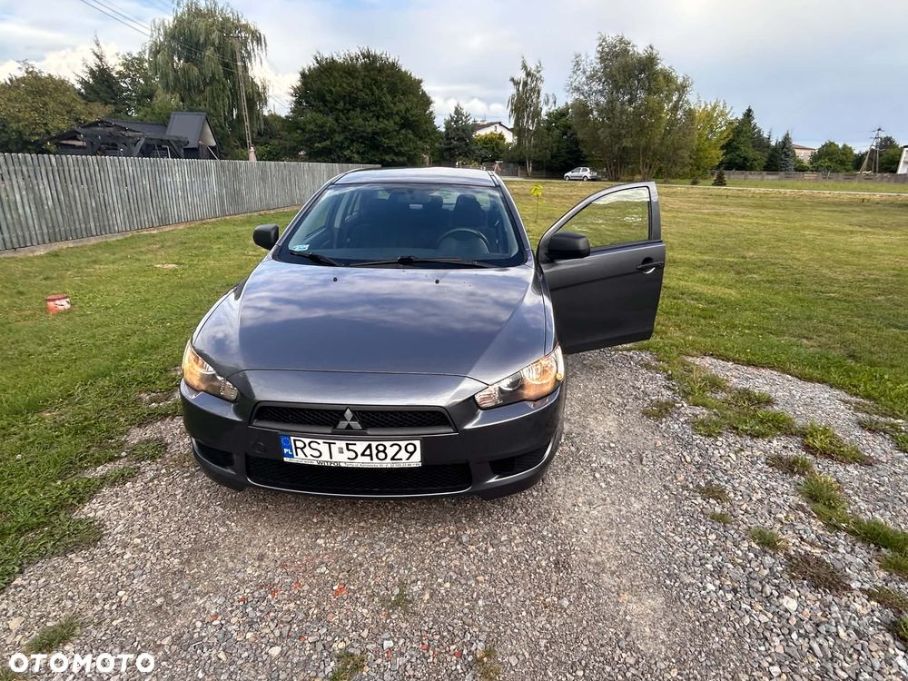 Mitsubishi Lancer 1.6 Inform - 1