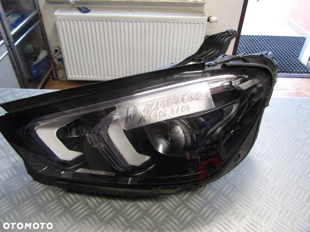 lampa 1679064104